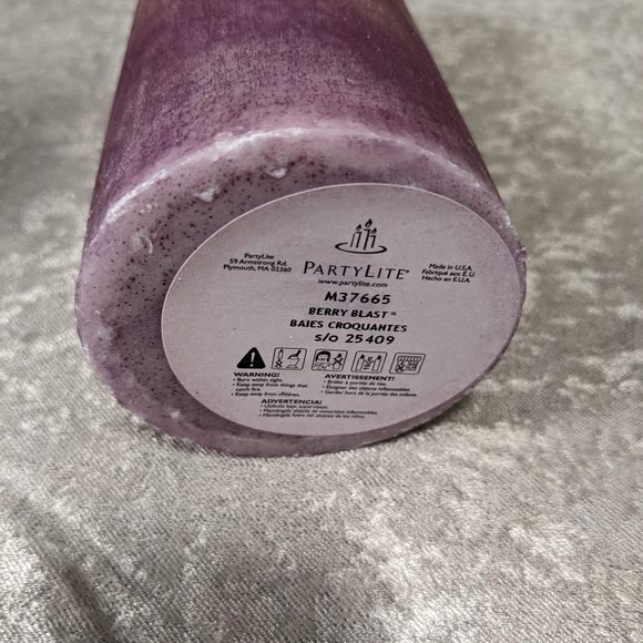 Partylite Berry Blast Pillar Candle- 7" Retired M37665 - Picture 6 of 6